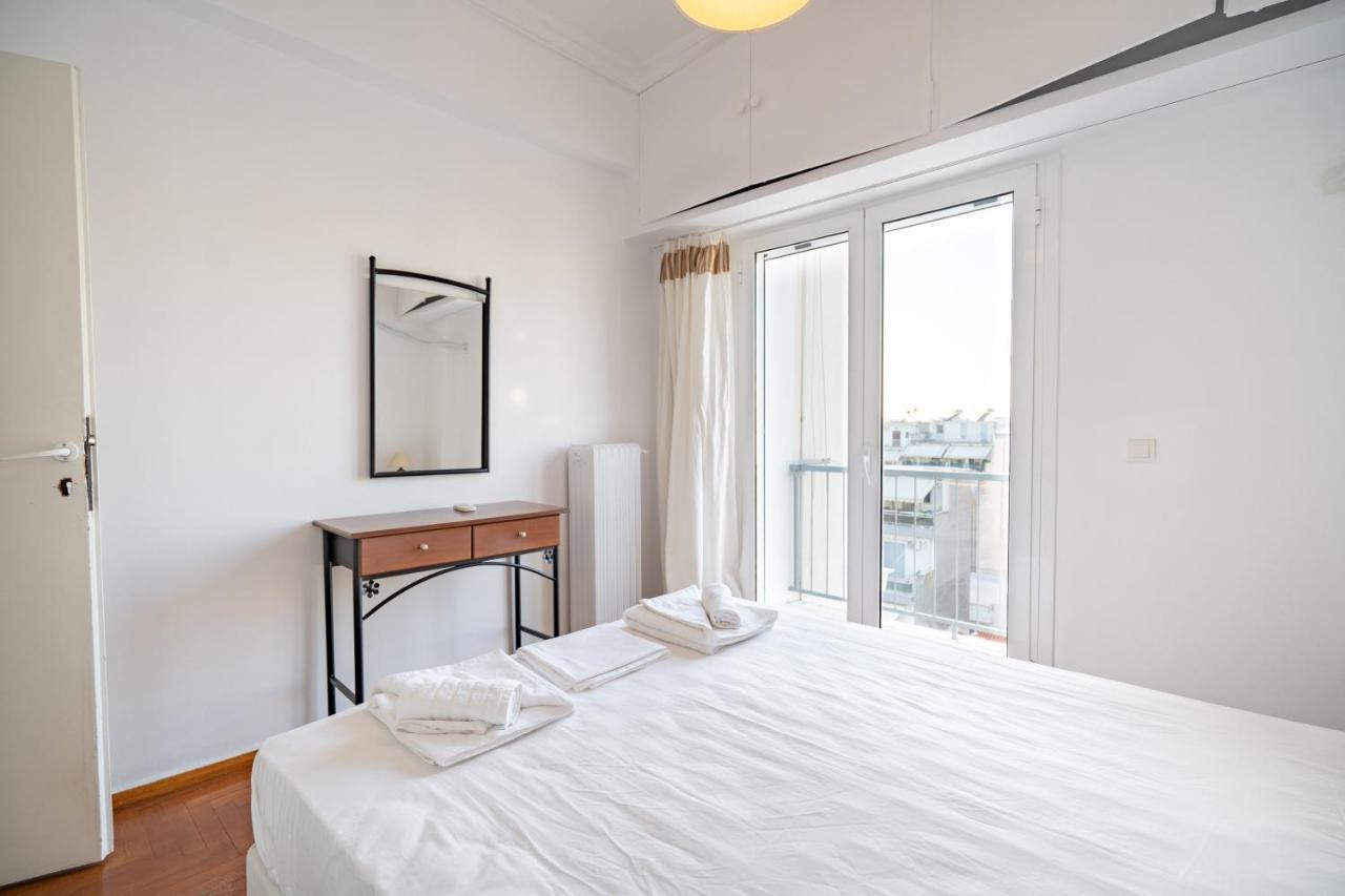 Dimotiko Theatro Metro St. 1 Bedroom 4 Pers. Flat Piraeus Luaran gambar